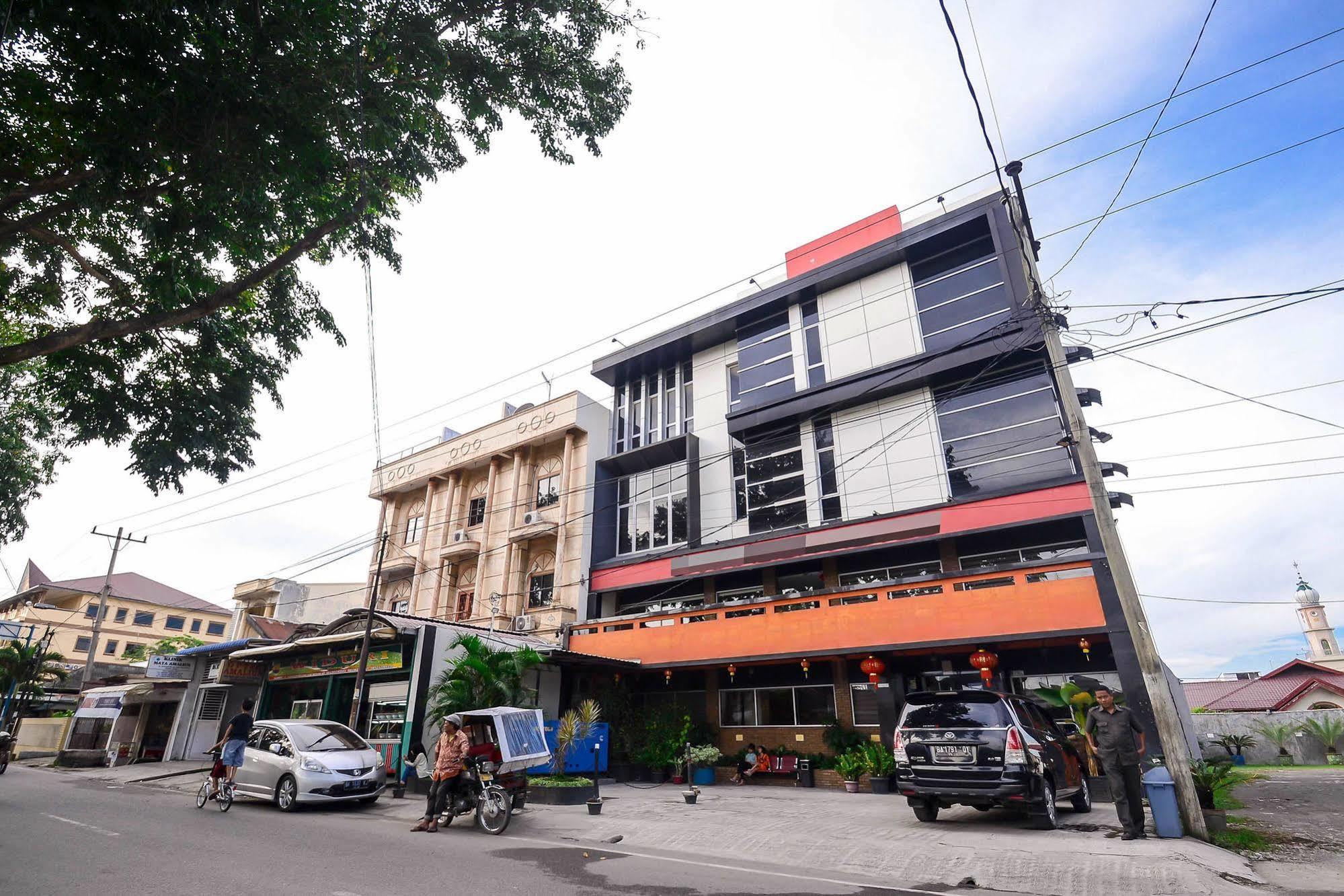 Amaliun Hotel Medan Dış mekan fotoğraf